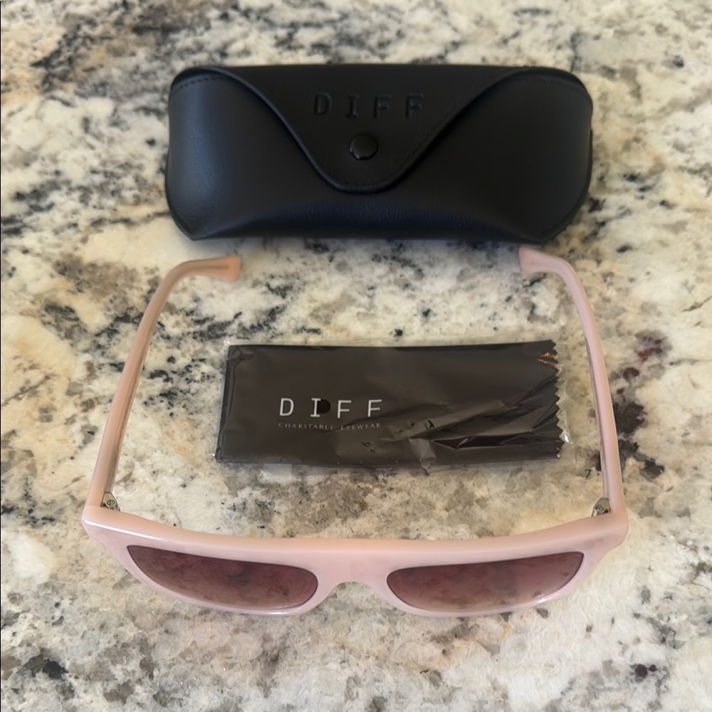 Diff Pink Sunglasses - Picture 2 of 5